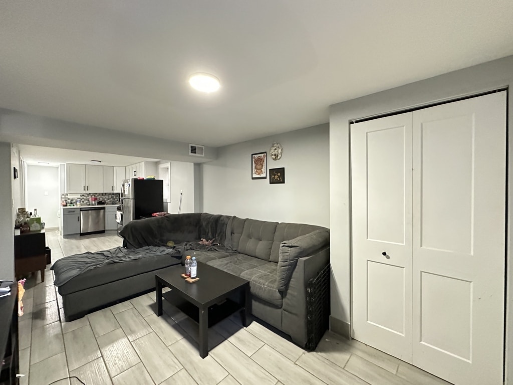 Building Photo - 1721 N Mozart St