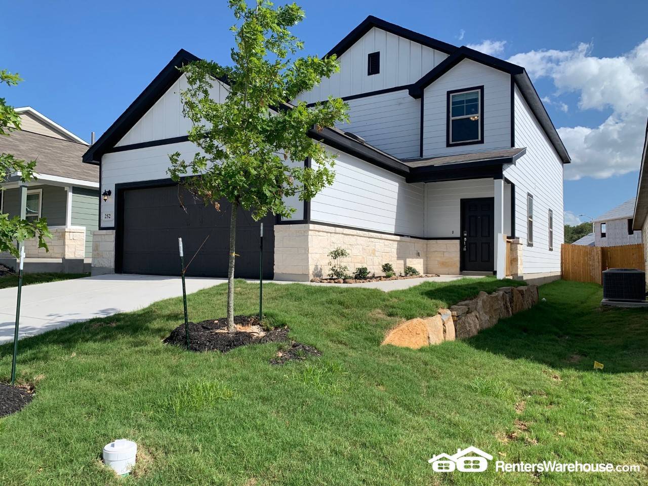 Building Photo - 252 Kinsley Wy