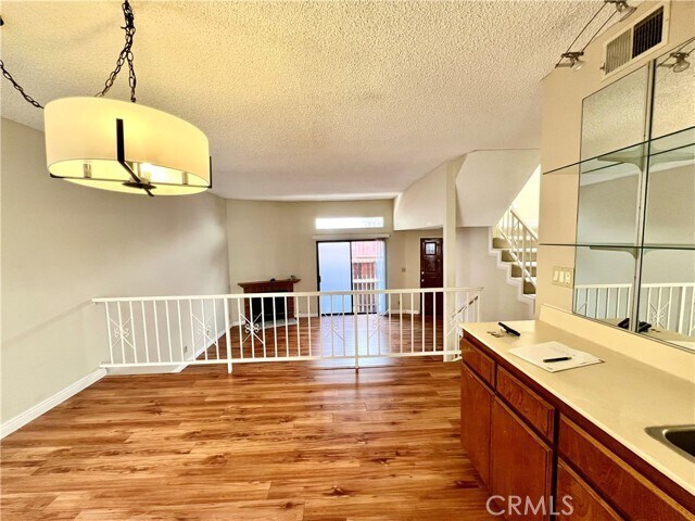 Building Photo - 102 S Sierra Madre Blvd
