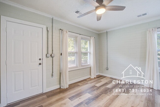 Building Photo - 118 Klein St