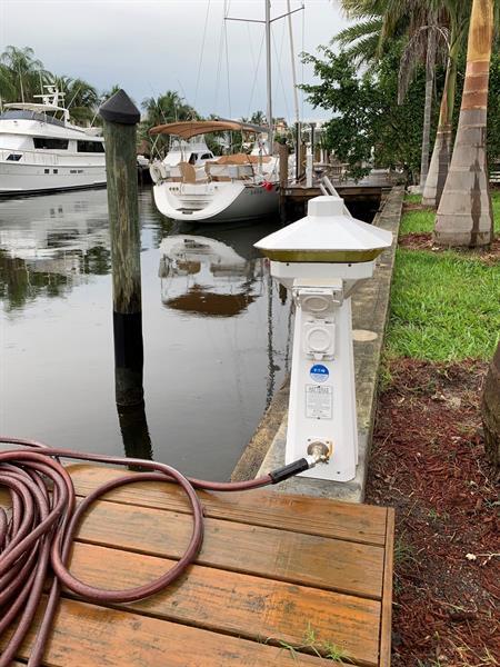 Building Photo - 633 Solar Isle Dr