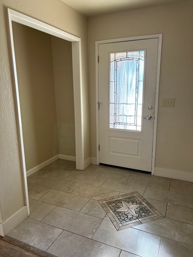 Building Photo - 47 Shari Ln