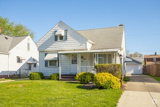 Building Photo - Charming 3 bedroom/2 bath House, Parma!