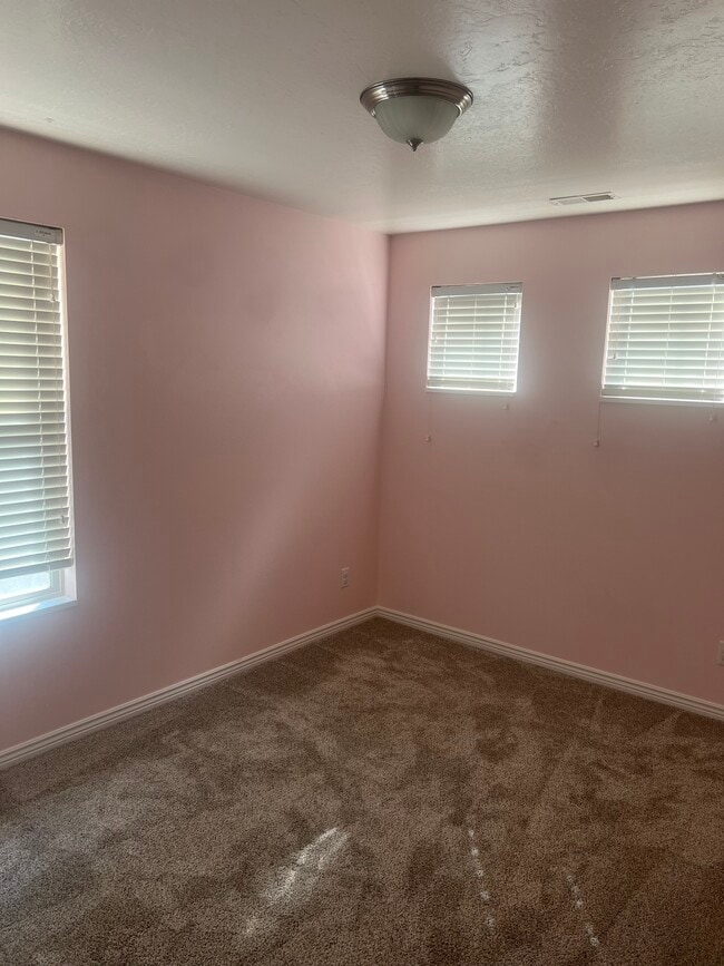 Building Photo - 1284 Lily Pad Dr