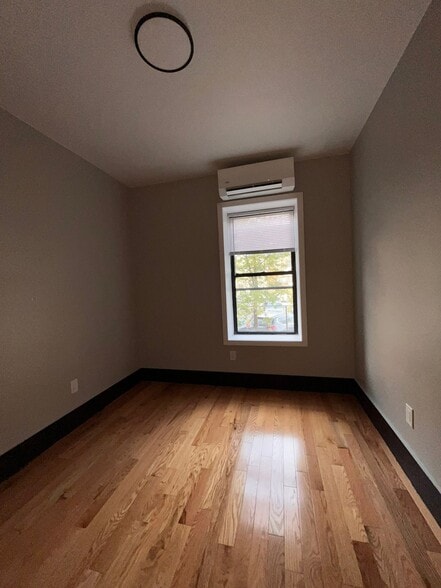 Building Photo - 21 Reed St