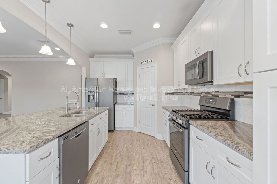 Building Photo - 242 Cecelia Dr NW