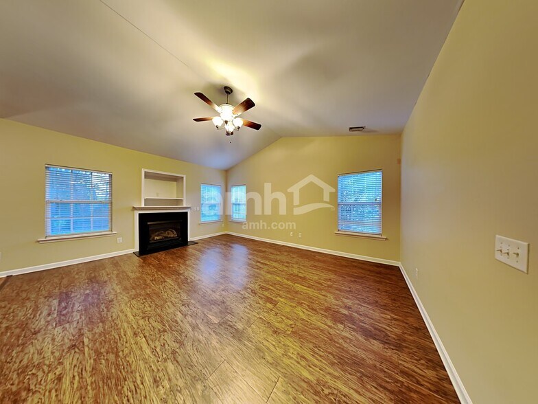 Building Photo - 1700 Johste Ct