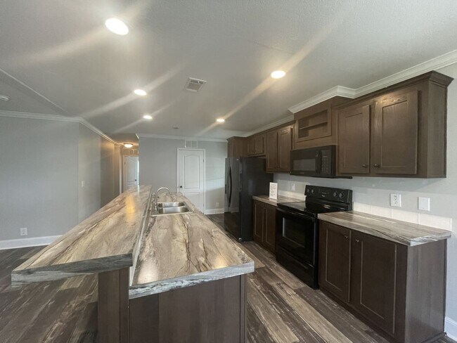 Building Photo - 36116 Plum Ave