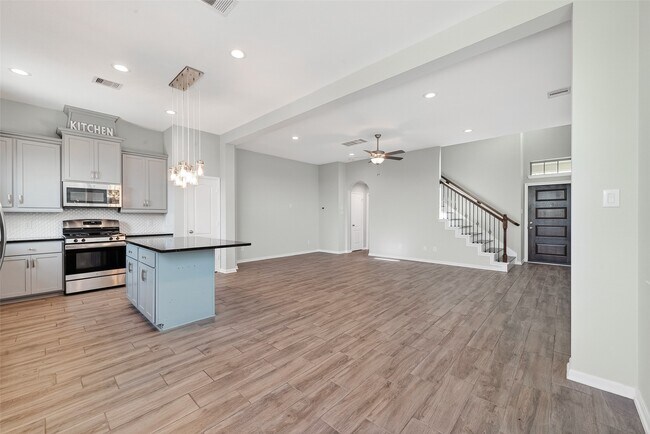 Building Photo - 5011 Pr Ter Ln