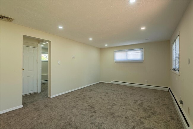 Building Photo - 2515 S Seamans Neck Rd