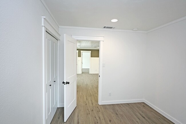 Building Photo - 442 Rothe Loop