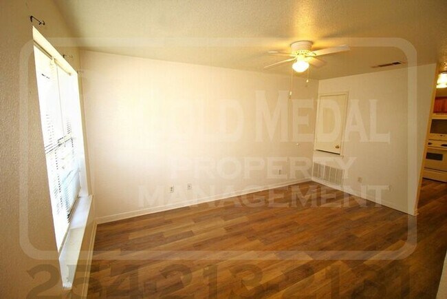 Building Photo - 3700 Ys Pak Ct