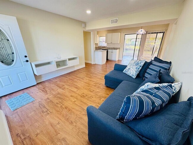 Building Photo - 7024 Moderna Way