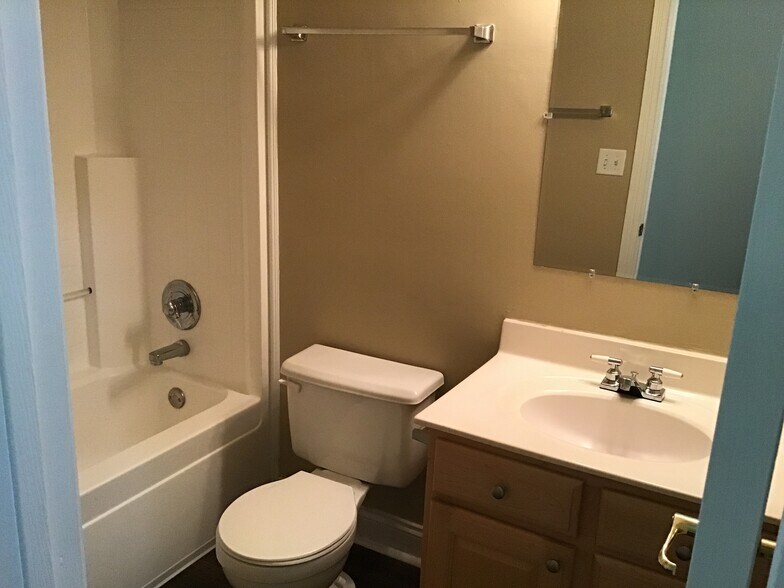 Building Photo - 6707 Wimbledon Dr