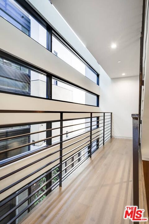 Building Photo - 456 S Venice Blvd