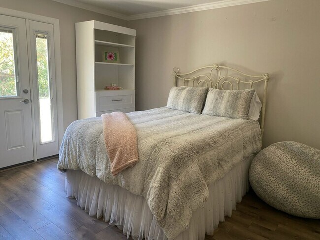 Building Photo - Gorgeous Home for Lease