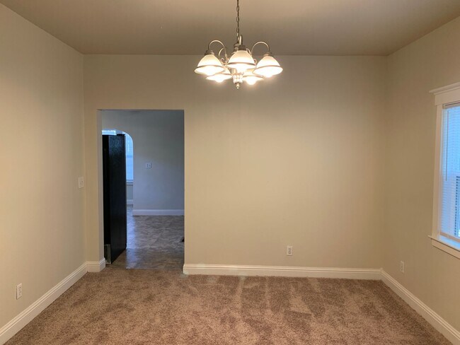 Building Photo - Cute Chico Charmer/Close to downtown and CSUC