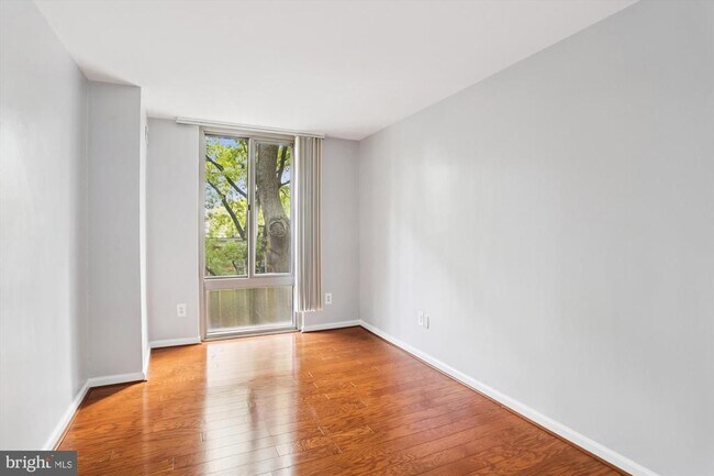 Building Photo - 950 25th St NW