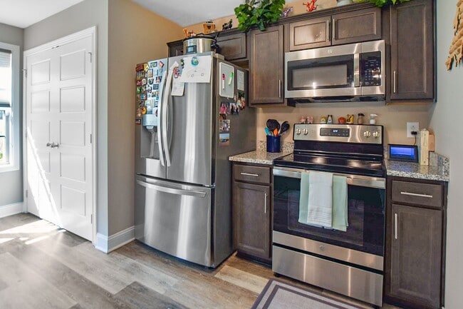 Building Photo - Pet Friendly Three Bedroom!