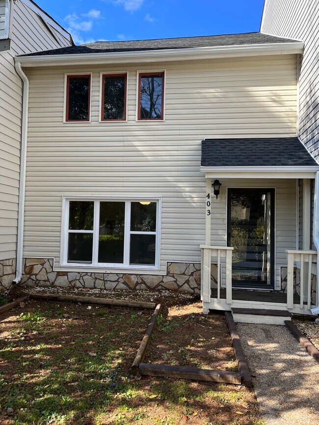 Front door - 403 Hobbs Rd SE