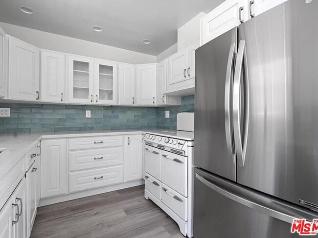 Building Photo - 908 Venezia Ave