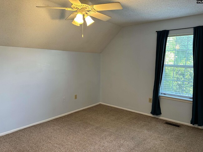 Building Photo - 911 Hulon Ln