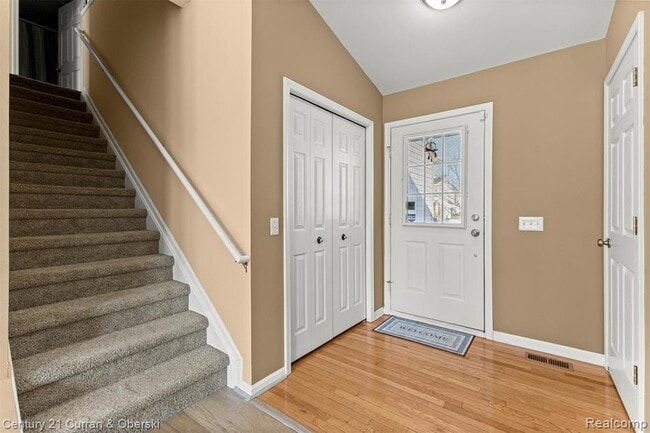 Building Photo - 7164 Richmond Dr