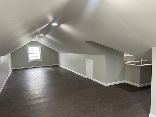 Building Photo - 1254 Catawba St
