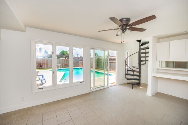 Building Photo - COSTA MESA: 3 Bedroom Single Story Home with a Pool