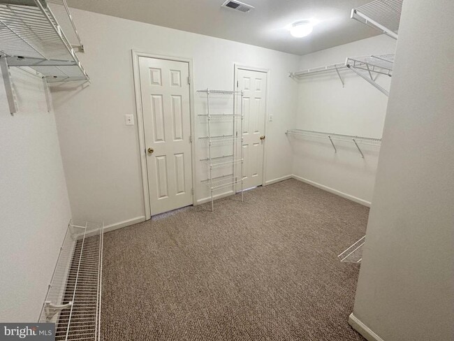 Building Photo - 21226 Edgewood Ct