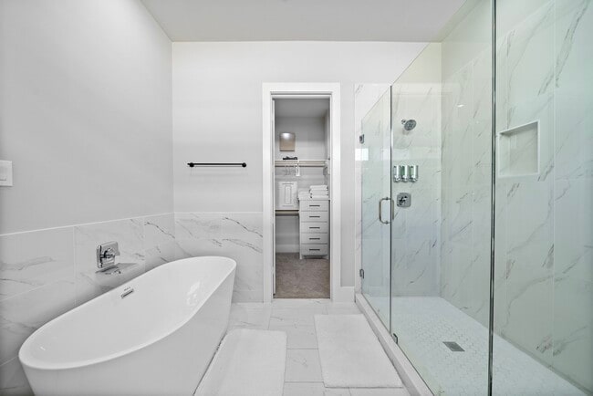 Building Photo - 3513 Hutchins St