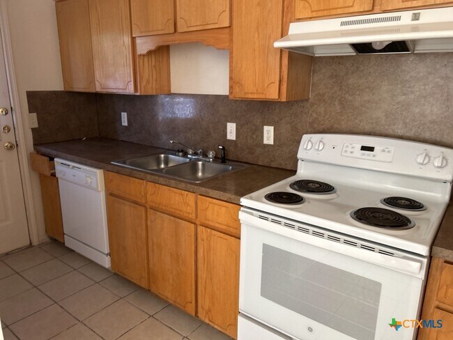 Building Photo - 4005 Doraine Ct