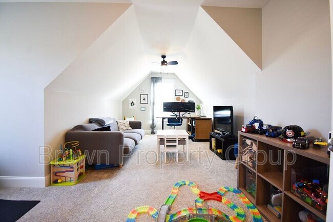 Building Photo - 517 Rempstone Ln