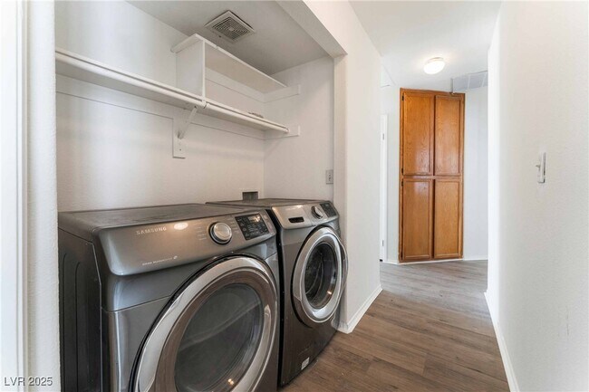 Building Photo - 4104 N Compass Rose Way