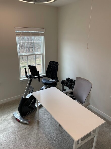 Building Photo - 1213 Bradburn Dr