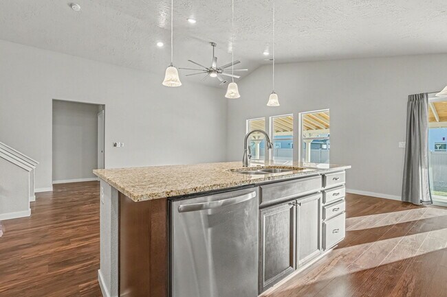 Building Photo - 19361 Kiowa Crk Wy