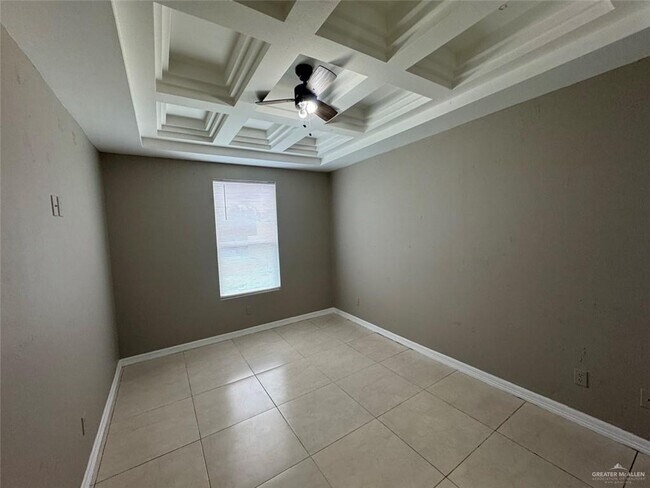 Building Photo - 2316 Corales St