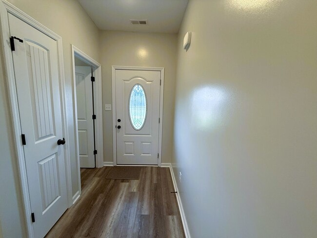 Building Photo - 308 E Franck St