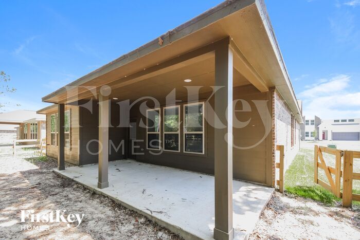 Building Photo - 127 Lk Wy Cir