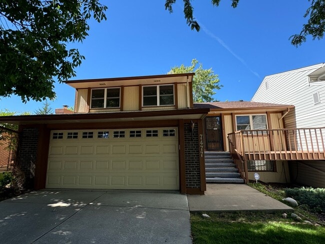 Building Photo - Lovely home in the Villas Community - Age Restricted Community 55+