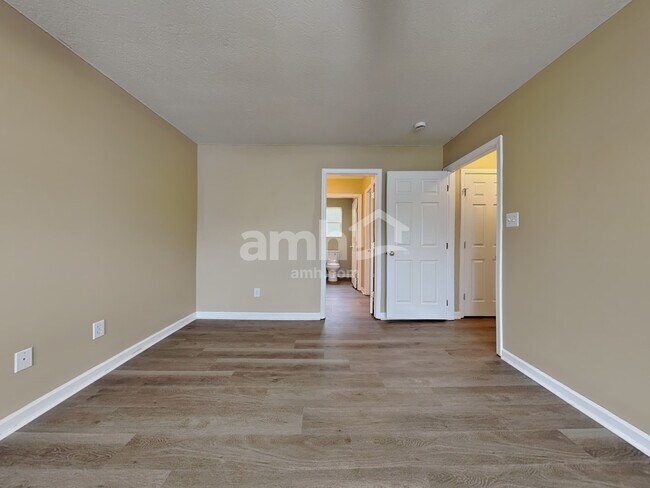 Building Photo - 2233 Cartmill Dr