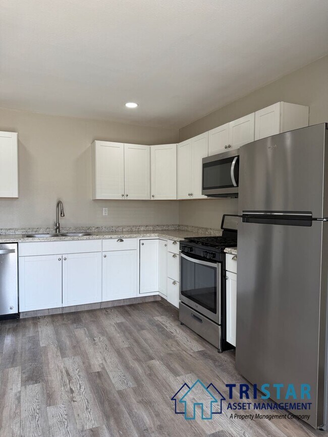 Building Photo - Upgraded 1BD/1BA Apartment in Lakeside, CA - 1/2 Off Move-In Special!