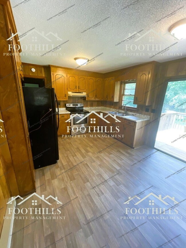 Building Photo - 301 Mcneil Dr