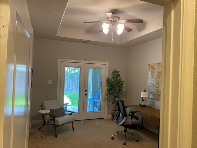 Building Photo - 5159 Oasis Park Ln