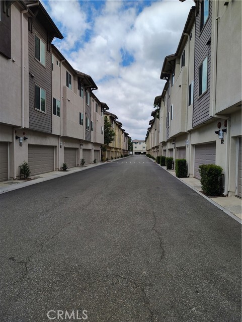 Building Photo - 937 Savi Dr