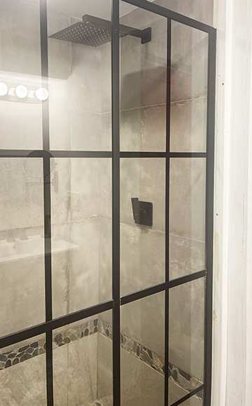 shower - 1034 Queen St N