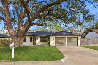 Building Photo - 2606 Parana Dr