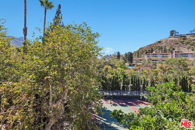 Building Photo - 2700 Cahuenga Blvd E