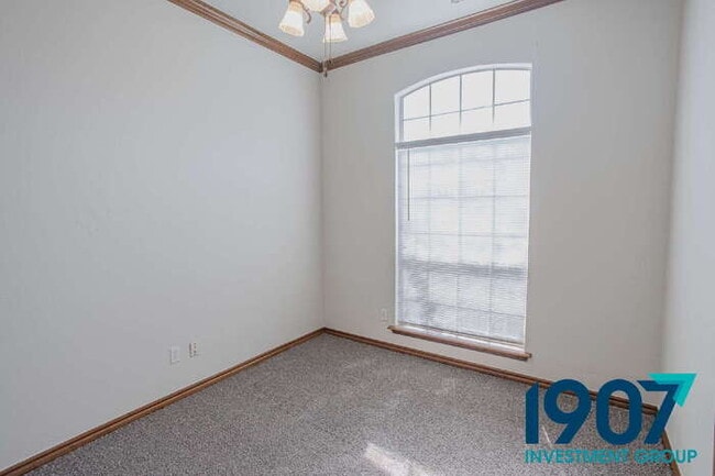 Building Photo - Elegant and Spacious 3-Bedroom Home in Edm...