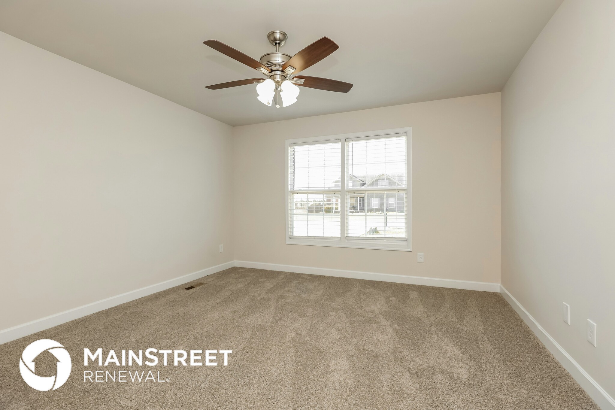 Building Photo - 460 Heatherwood Dr